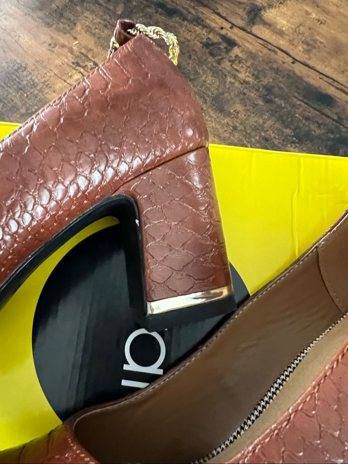Escarpins chaussures fermées à talon avec bride pointure 40 - photo numéro 7