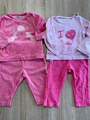 2 pyjamas en velours 12 mois