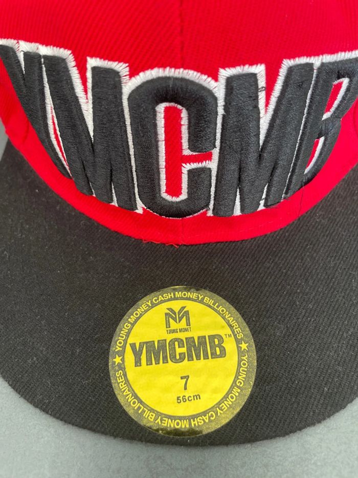 Casquette rouge et noire ymcmb - photo numéro 2