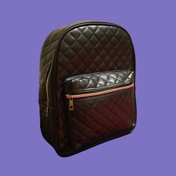 Sac à Dos Femme Similicuir Noir Matelassé Zips et Détails Dorés Chic et Tendance 35 x 12 x 30 cm  Neuf Sans Étiquette 
​