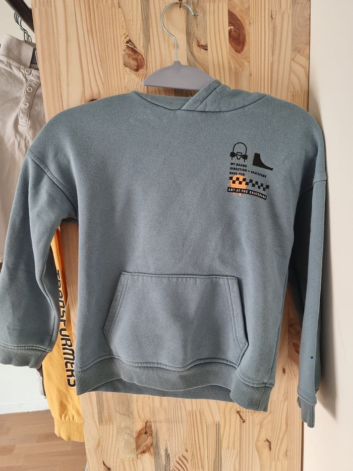 Pull à capuche - photo numéro 1