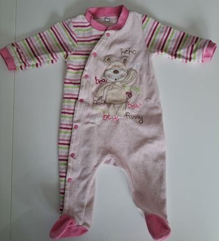 Ensemble gigoteuse et pyjama fille 0-6 mois TBE - photo numéro 6