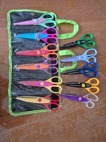 11 paires de ciseaux