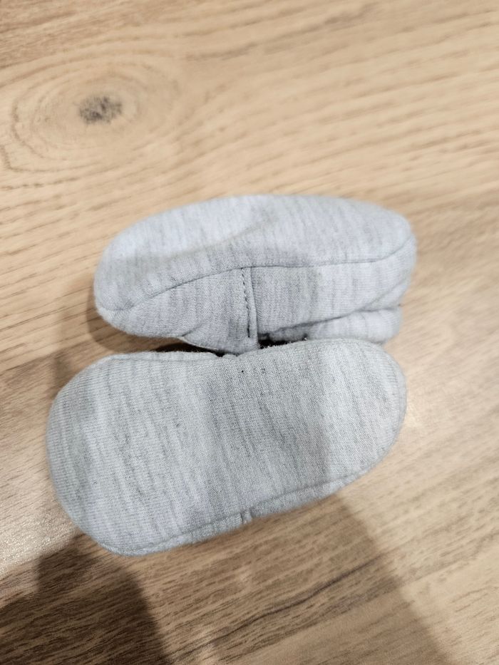 Chaussons de naissance neufs - photo numéro 2