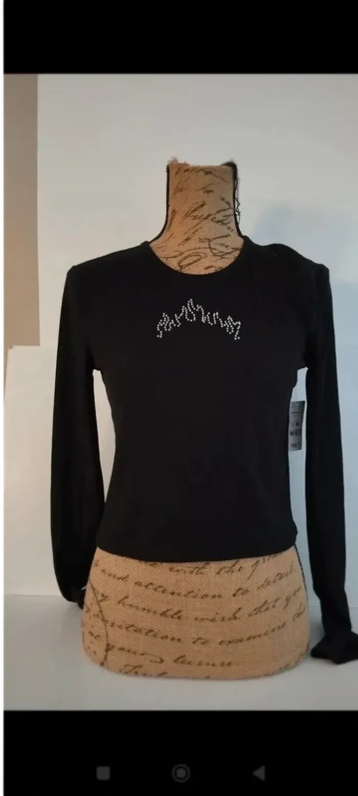 Superbe Tee shirt noir taille xl avec strass argenté - photo numéro 2