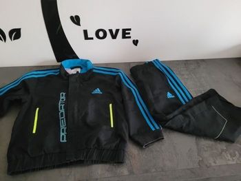 Joli survêtement Adidas 2 ans