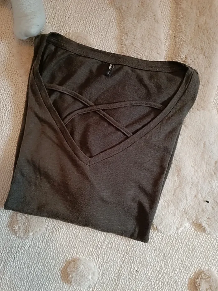 Top manches courtes kaki Only Taille XL - photo numéro 2