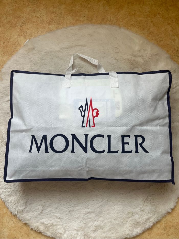 Doudoune Moncler noire avec capuche - photo numéro 5