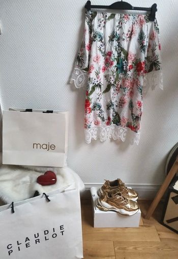 Petite robe d'été en dentelle