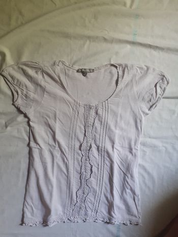 Tee shirt blanc avec dentelles