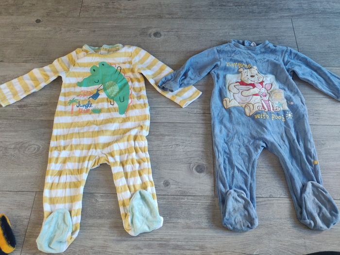 2 pyjamas polaire Disney bon état 18 mois - photo numéro 4