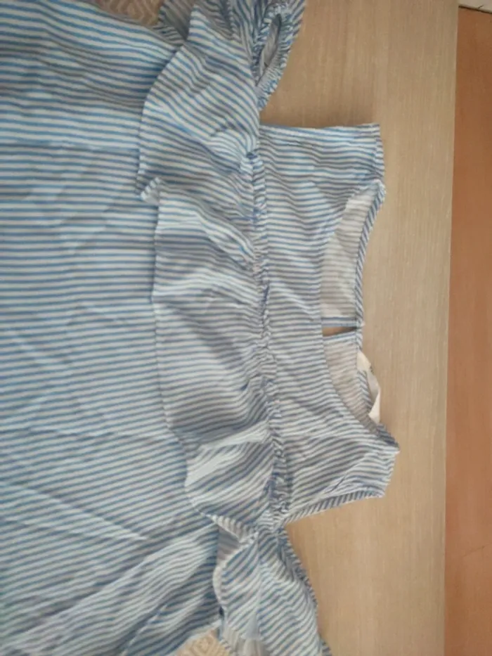 Haut fluide épaule dénudée 12 ans h&m marinière - photo numéro 2