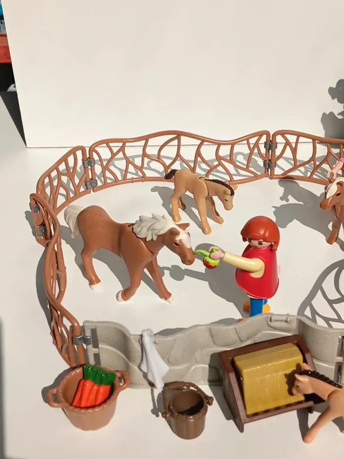 Lot figurines playmobil carrousel apprendre à faire du cheval - photo numéro 3