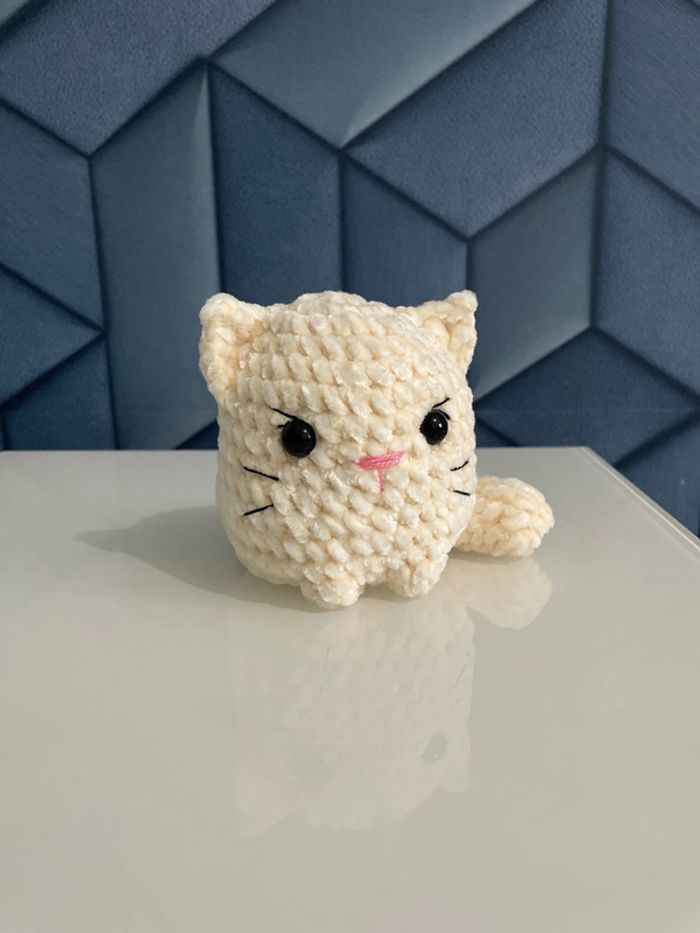 Chat boule amigurumi