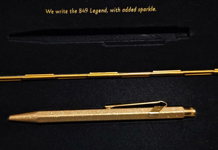 Stylo bille 849 edition goldbar marque carand'ache - photo numéro 5