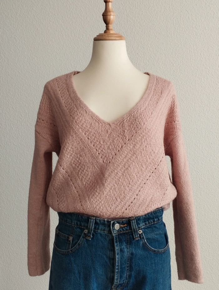 Pull col V moyennement oversize rose poudré - photo numéro 16