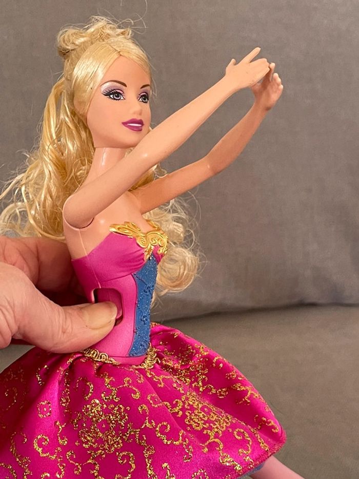 poupées Barbie danseuses - photo numéro 4