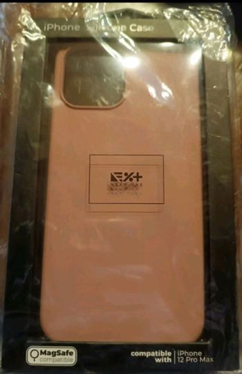 Coque iphone 12 pro max état neuf dans son emballage d'origine.