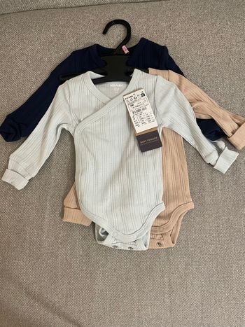 Lot bodies Kiabi neufs mixte 3 mois