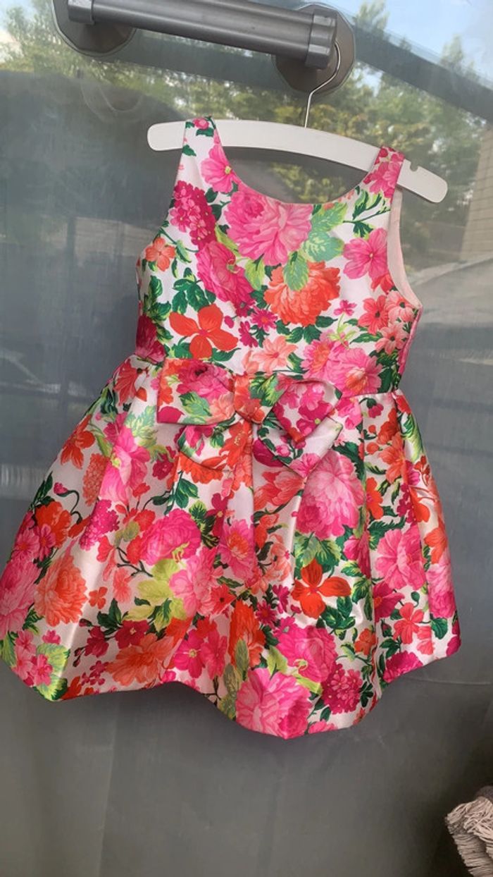 Très jolie robe (taille 3 ans) - photo numéro 2