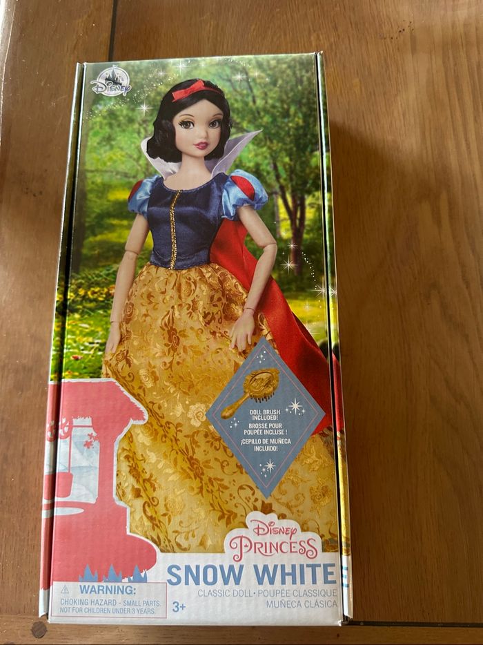 Poupée Disneyland Paris Blanche Neige Neuf