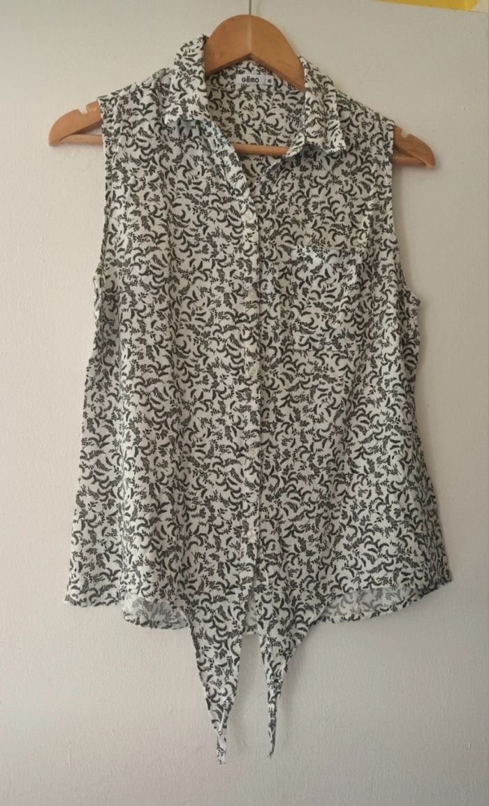 Haut Blanc Femme avec des Motifs Fleuris Noirs | Look Estival & Bohème 🌞🌷 - photo numéro 2