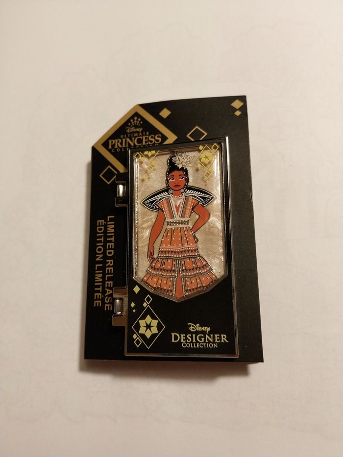 Pins Disney shopdisney vaiana