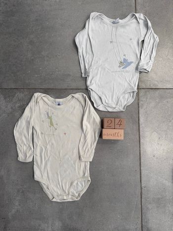 Lot de 2 bodys manches longues taille 24 mois très bon état petit bateau 