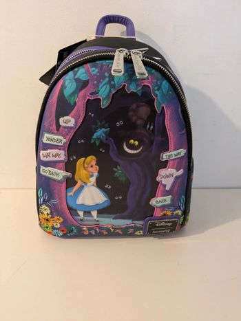 Loungefly Alice aux payes des merveilles