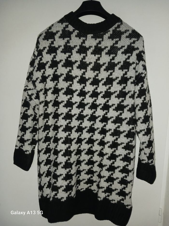 Robe couleur noire et blanche, Esmara