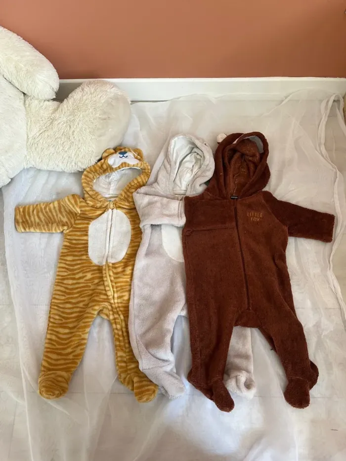 Lot 3 pyjamas/ sur pyjamas taille 3 mois