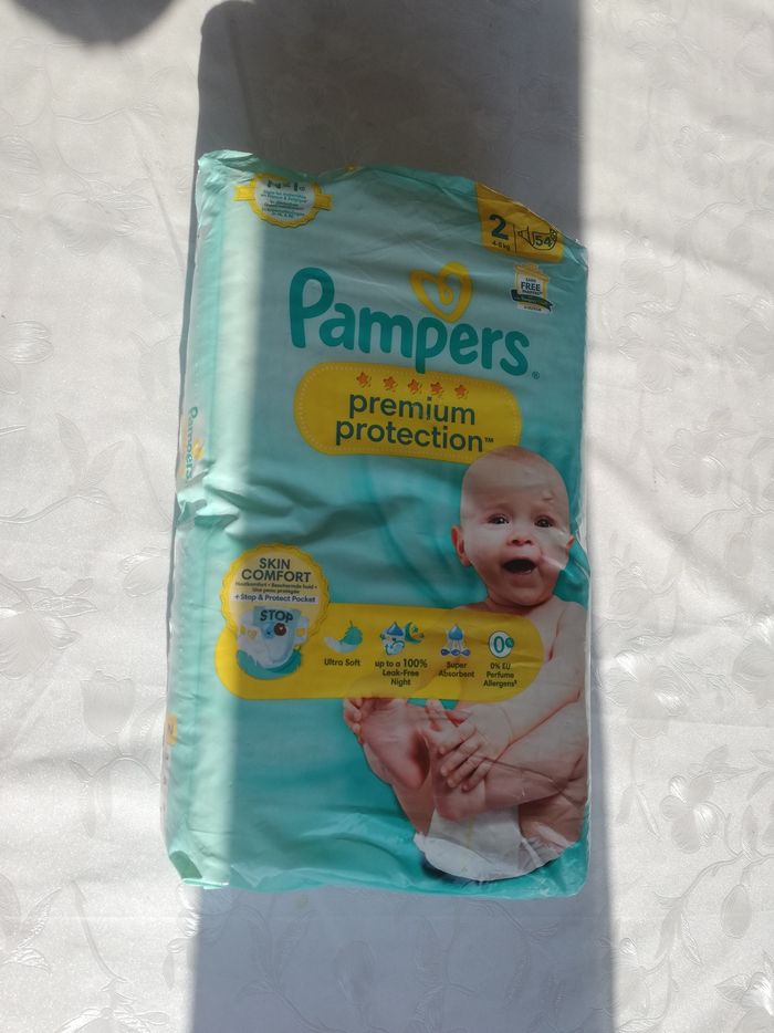 Couches pampers taille 2