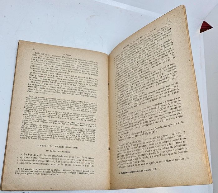Ancien livre.  
"Charles XII, II", de Voltaire.
64 pages. 
En l'état. - photo numéro 4