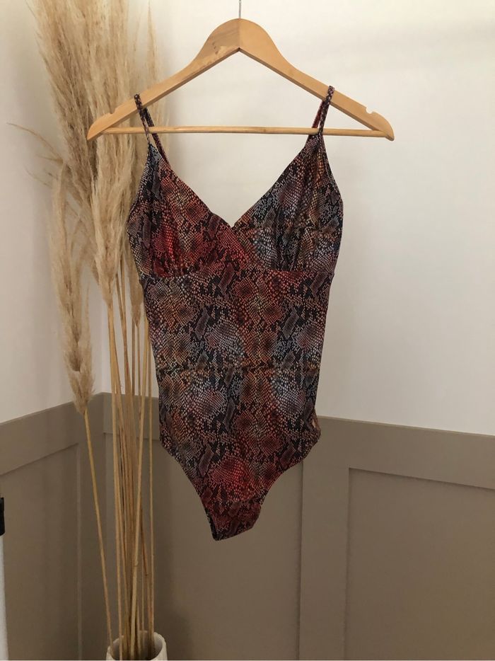 Maillot de bain 1 pièce motifs serpent 40
