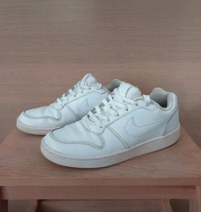 Baskets Nike Ebernon low look vintage cuir blanc 37,5 - photo numéro 2