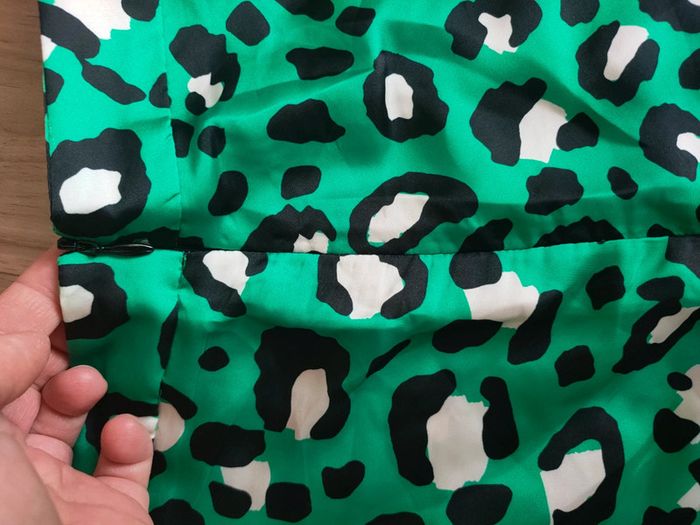Jupe satinée léopard vert kiabi taille 44 neuf - photo numéro 7