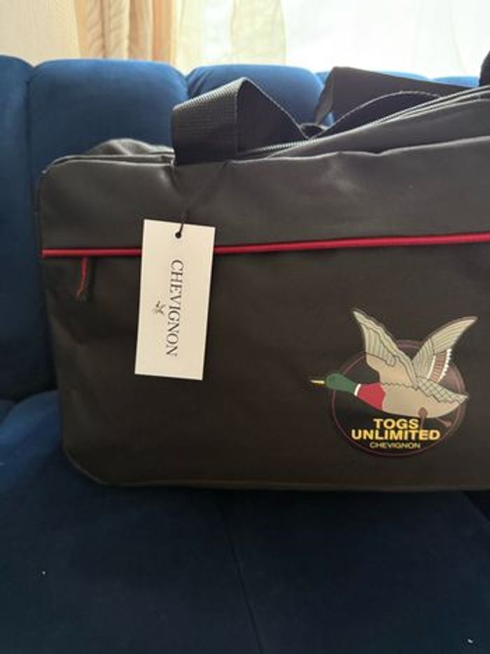 Sac de voyage / sport chevignon neuf - photo numéro 4