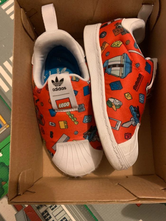 Basket adidas legos - photo numéro 5