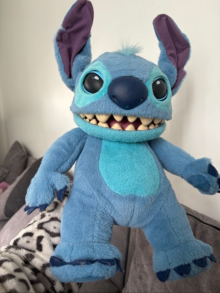 Marionnette Stitch interactive