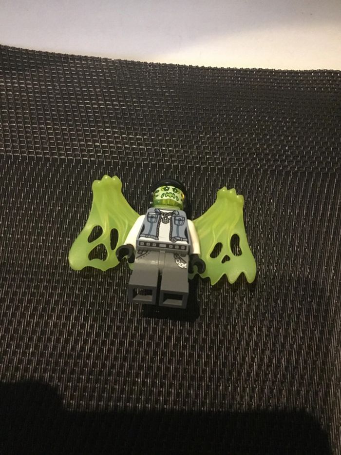 Lego Hidden Side Joey hs026 set 70421 minifigure mini figurine lego officiel - photo numéro 2
