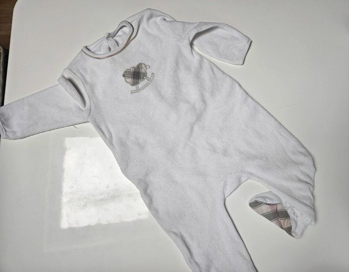 Lot 2 pyjamas taille 6 mois - photo numéro 2