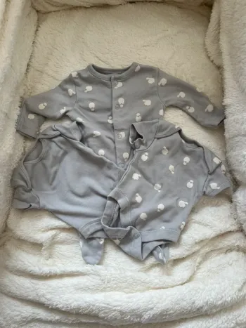 Lot de vêtements bébé mixte