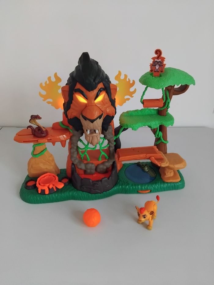 Ascension de Scar GARDE DU ROI LION Playset DISNEY  Complet 🦁 - photo numéro 2