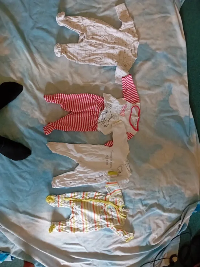 Pyjamas leger 3 mois - photo numéro 2