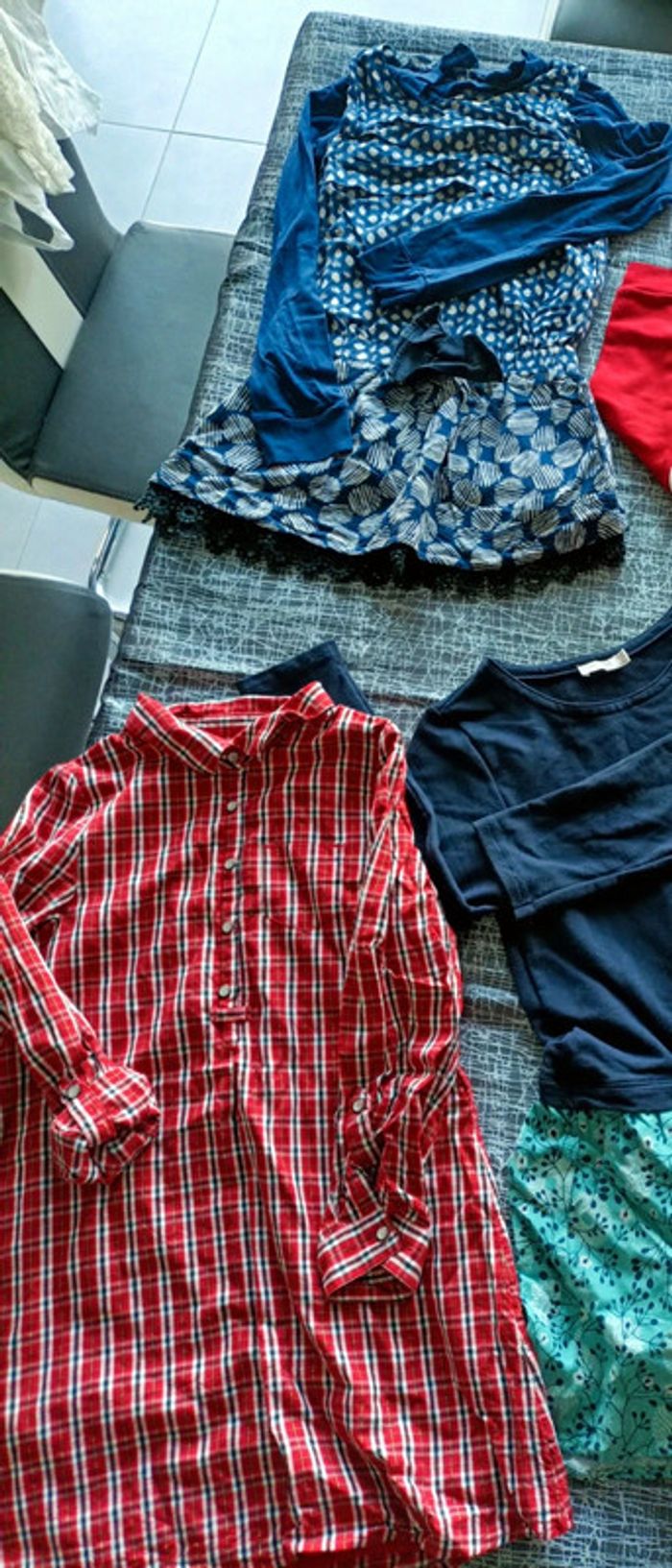Lot 8 ans 6 robe et un tee shirt manche longue - photo numéro 4