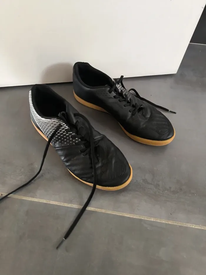 Chaussures de futsal. pointure 42