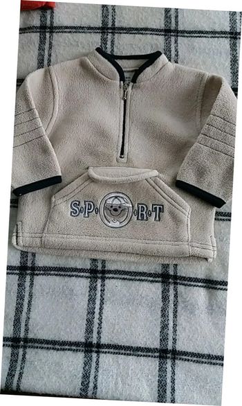 Pull polaire garçon taille 6 mois