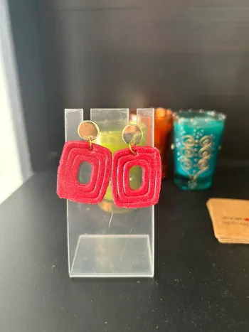 Boucles d’oreille.