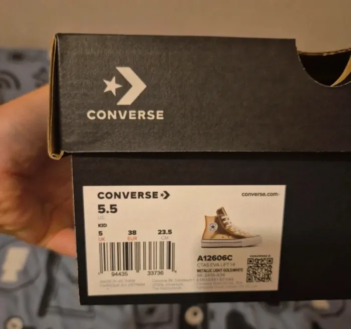 Converse dorées - photo numéro 4