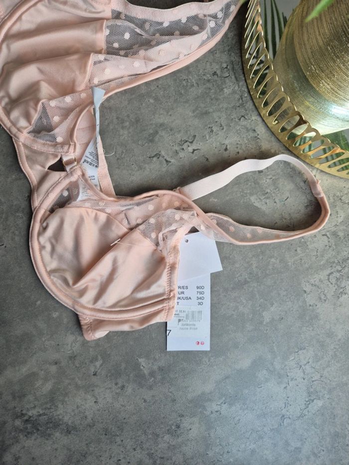 Soutien gorge - photo numéro 2